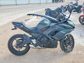 KAWASAKI EX650 P