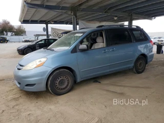 TOYOTA SIENNA LE 8-PASSENGER