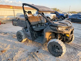 CAN-AM DEFENDER
