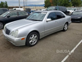 MERCEDES-BENZ E 320