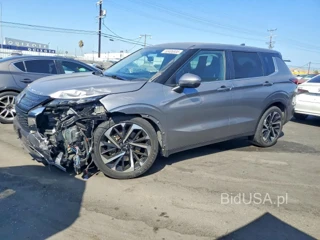 MITSUBISHI OUTLANDER SE