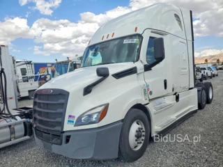FREIGHTLINER CASCADIA 126