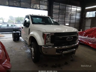 FORD FORD F-550 CHASSIS XL