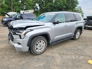 TOYOTA SEQUOIA SR5