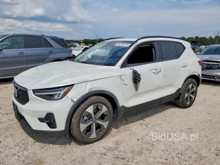 VOLVO XC40 PLUS