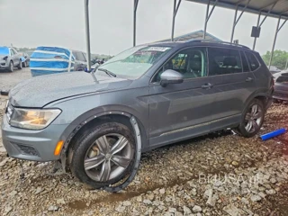 VOLKSWAGEN TIGUAN SE