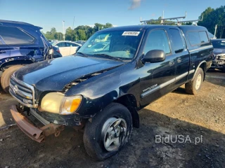 TOYOTA TUNDRA SR5 V8