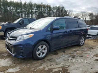 TOYOTA SIENNA LE