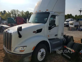 PETERBILT 579