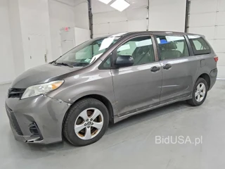 TOYOTA SIENNA L