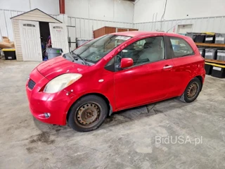 TOYOTA YARIS BASE