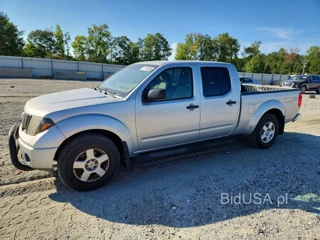 NISSAN FRONTIER SE