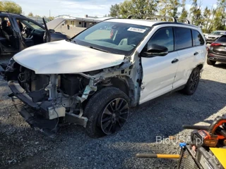 TOYOTA HIGHLANDER SE