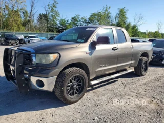 TOYOTA TUNDRA DOUBLE CAB SR5