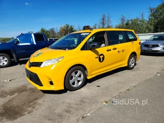 TOYOTA SIENNA L