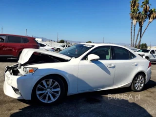 LEXUS IS 200T