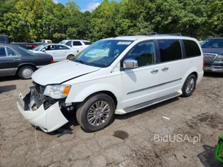 CHRYSLER TOWN & COUNTRY LIMITED