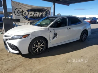 TOYOTA CAMRY SE