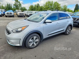 KIA NIRO LX