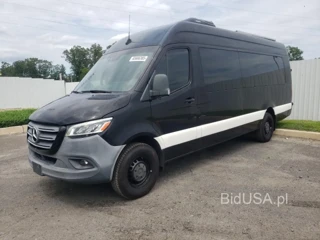 MERCEDES-BENZ SPRINTER 2500