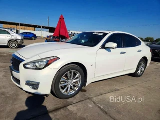 INFINITI Q70 3.7