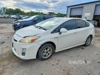 TOYOTA PRIUS THREE