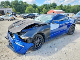 FORD MUSTANG