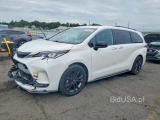 TOYOTA SIENNA XSE