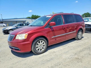 CHRYSLER TOWN AND COUNTRY