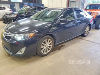 TOYOTA CAMRY HYBRID XLE