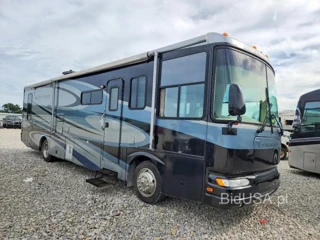 FREIGHTLINER CHASSIS X LINE MOTOR HOME