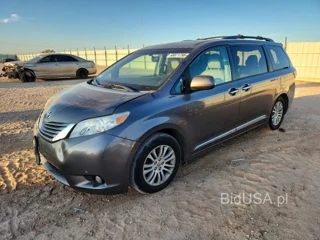 TOYOTA SIENNA XLE 8-PASSENGER