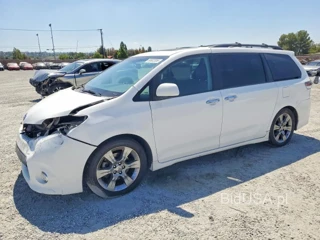 TOYOTA SIENNA SPORT