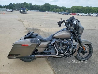 HARLEY-DAVIDSON FLHXSE