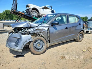 NISSAN KICKS PLAY S