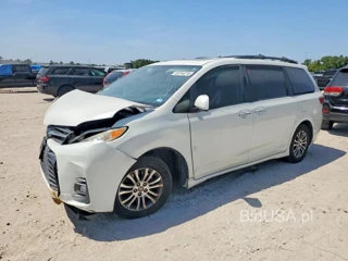TOYOTA SIENNA XLE 8-PASSENGER