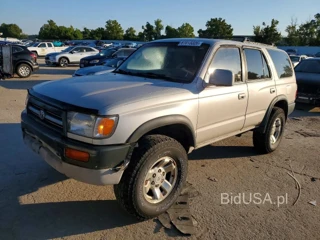 TOYOTA 4RUNNER SR5