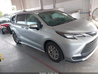 TOYOTA TOYOTA SIENNA LE