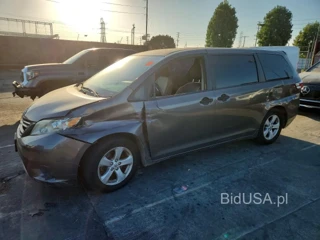 TOYOTA SIENNA L 7-PASSENGER