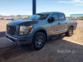 NISSAN TITAN SV