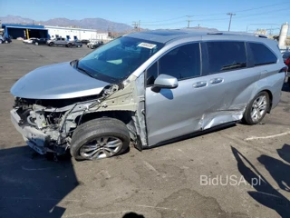 TOYOTA SIENNA LIMITED 7-PASSENGER