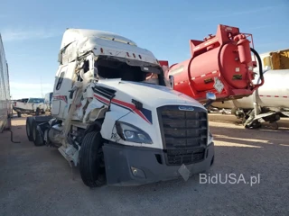 FREIGHTLINER CASCADIA 126