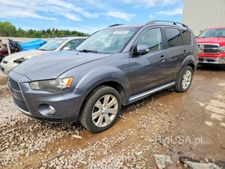 MITSUBISHI OUTLANDER SE