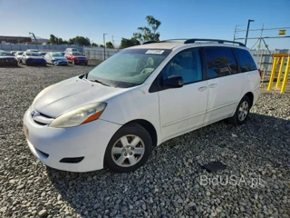 TOYOTA SIENNA LE 7-PASSENGER