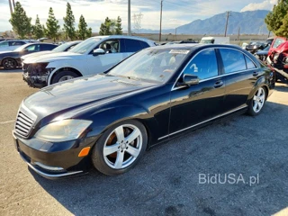 MERCEDES-BENZ S 550