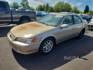 TOYOTA CAMRY XLE V6