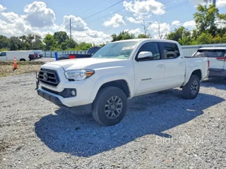 TOYOTA TACOMA SR5 V6