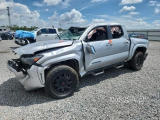 TOYOTA TACOMA SR5