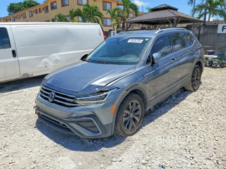 VOLKSWAGEN TIGUAN SE