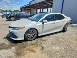 TOYOTA CAMRY XLE